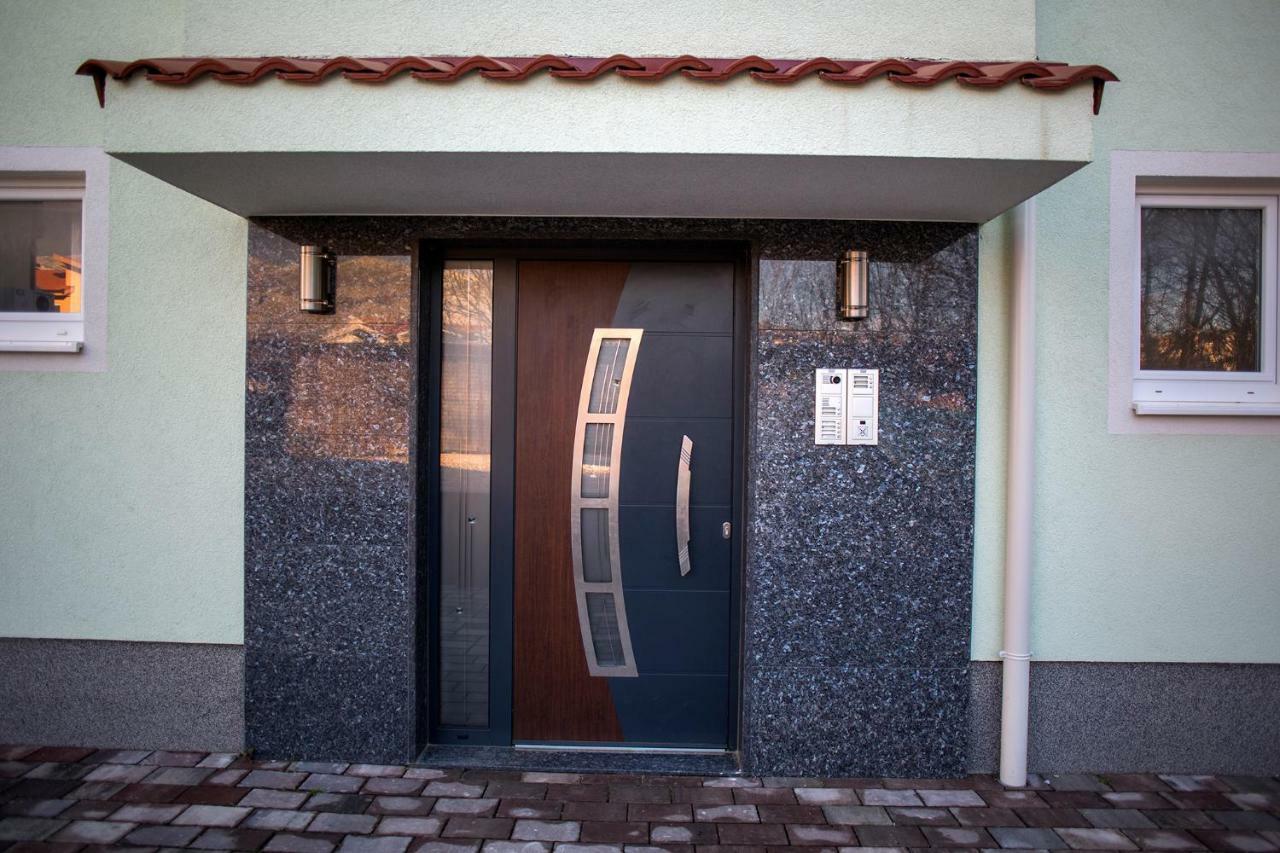 Apartment'S Tea & Nevio Split Exterior photo