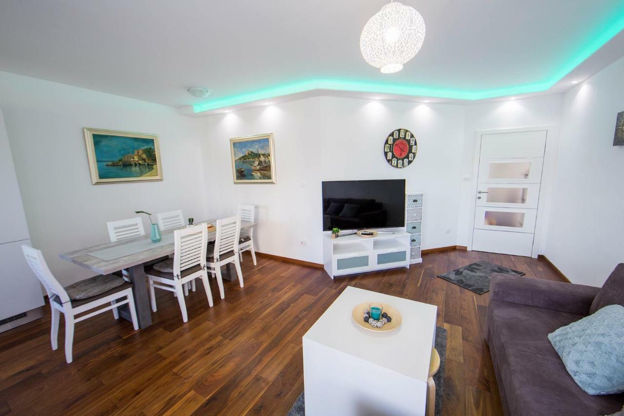 Apartment'S Tea & Nevio Split Exterior photo